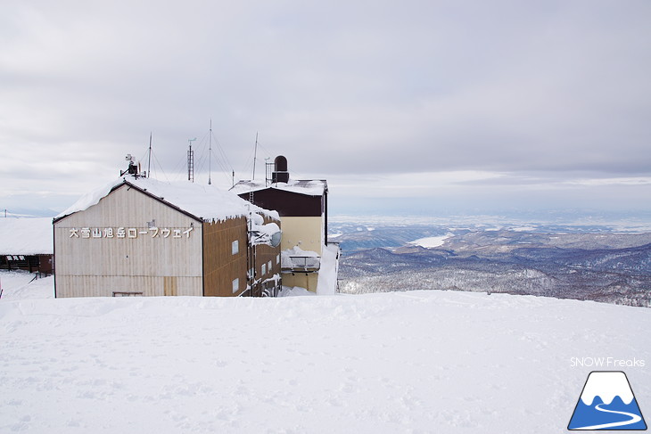 大雪山旭岳ロープウェイ 北海道最高峰でパウダーライド！